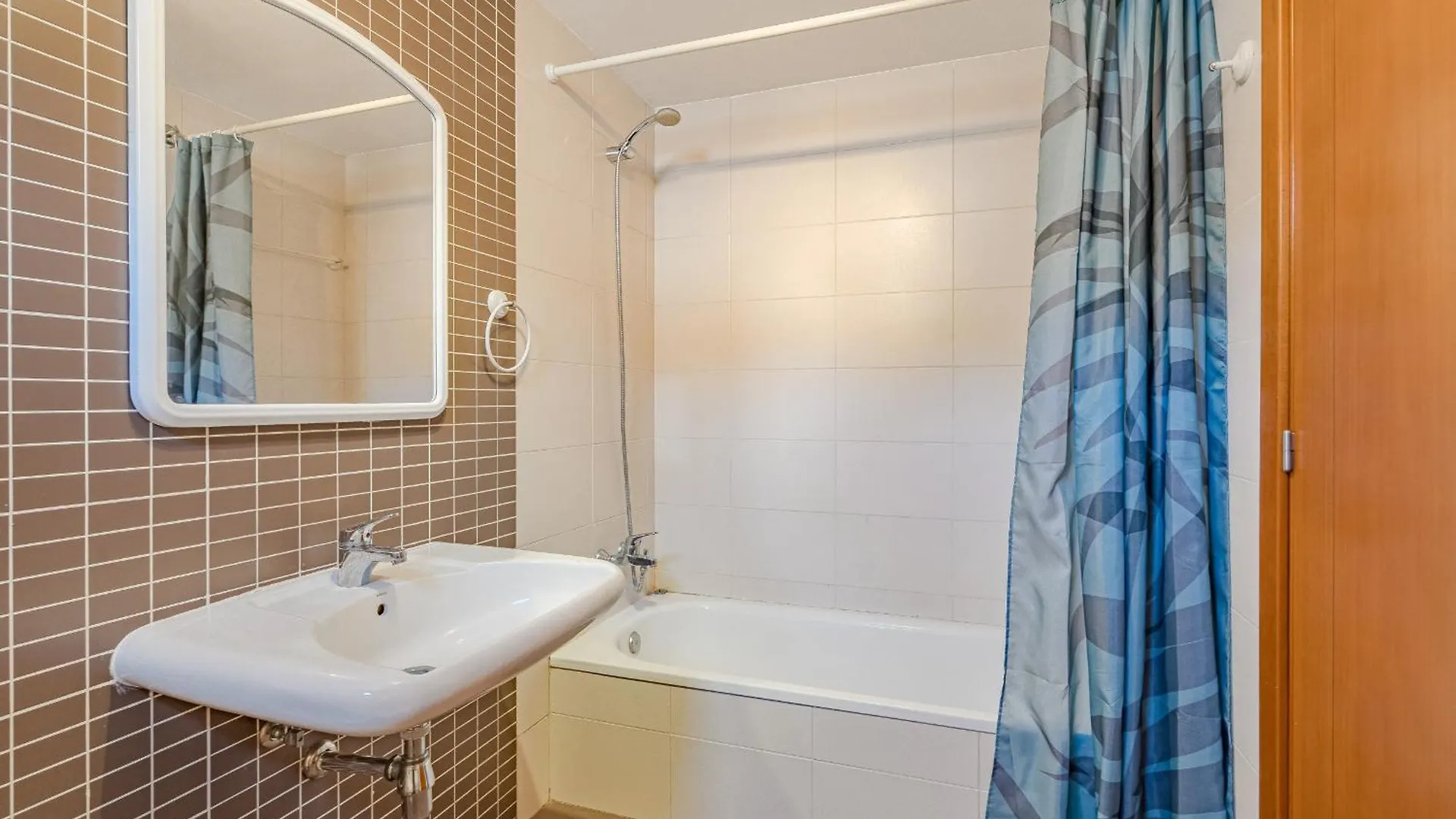 אדחה Townhouse Paraiso 2
