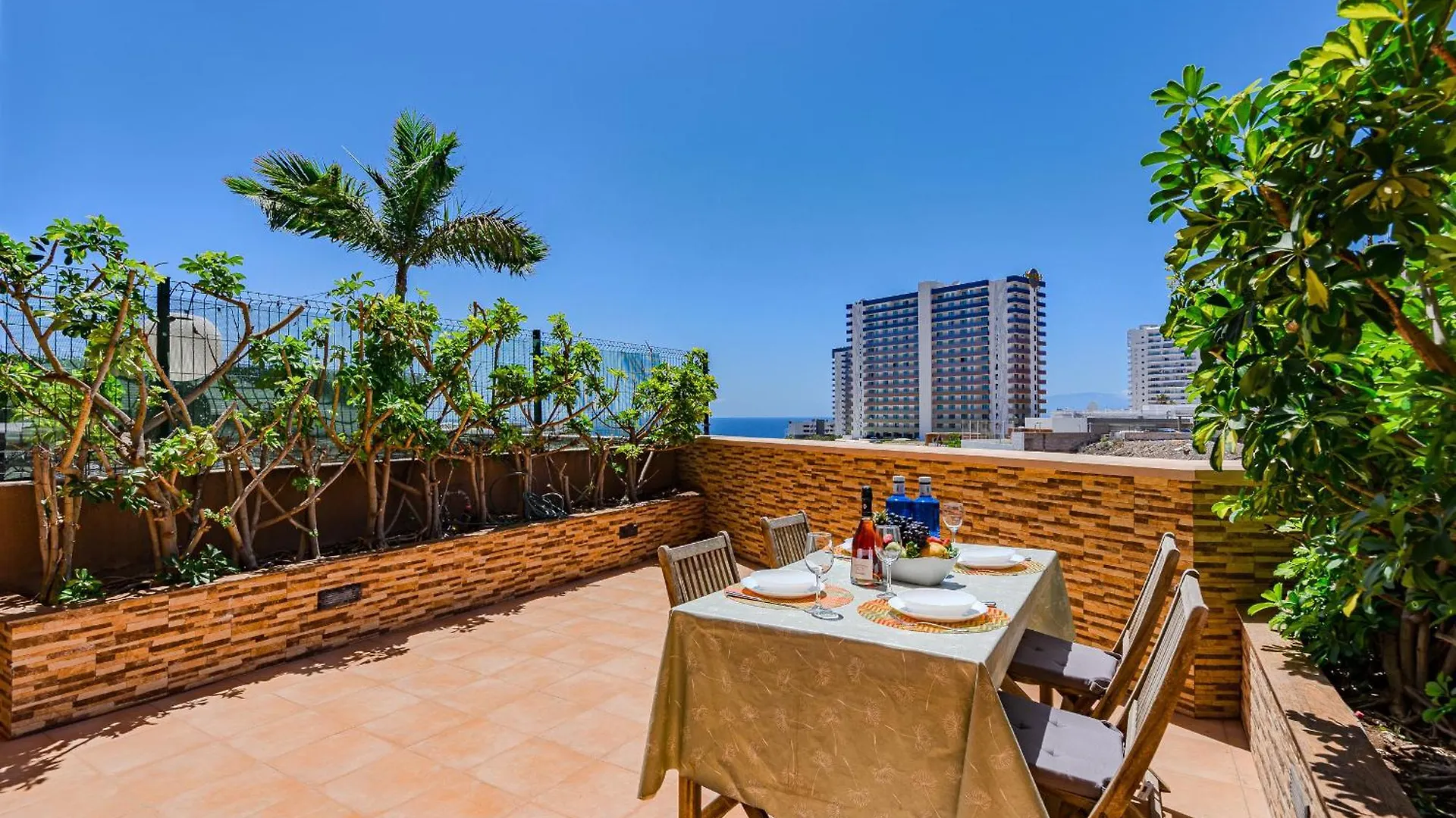 אדחה Townhouse Paraiso 2 0*,